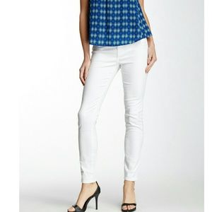 Joie Mid Rise Skinny Jeans in Whiteout